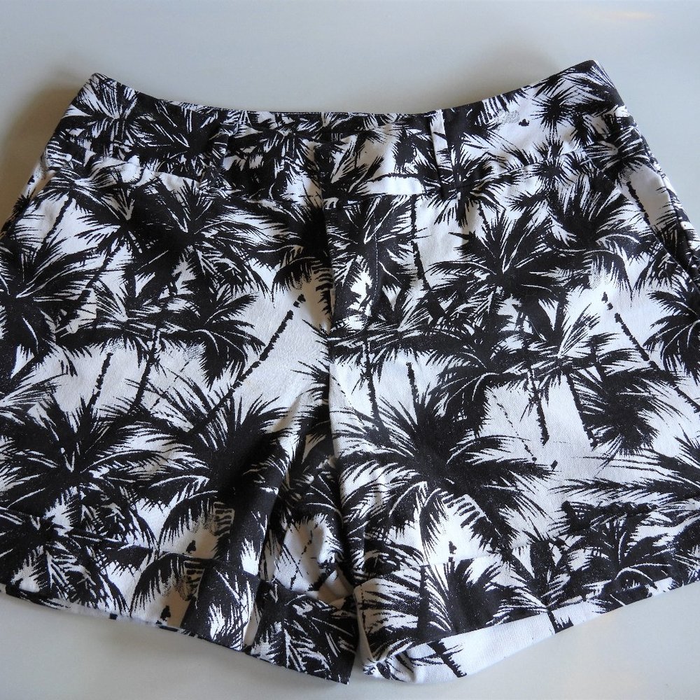 INC Black White Palm Tree Shorts Size 8 Cotton Spandex